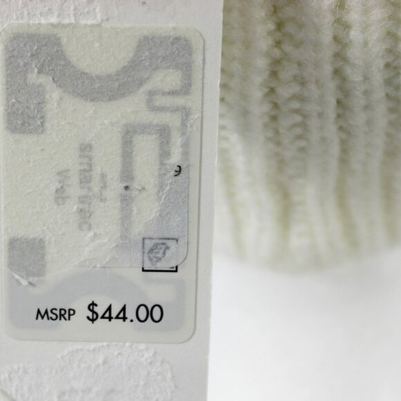 Calvin Klein White Ribbed Knit Beanie Hat–Classic Logo Winter Cap, Unisex Style - Picture 6 of 7